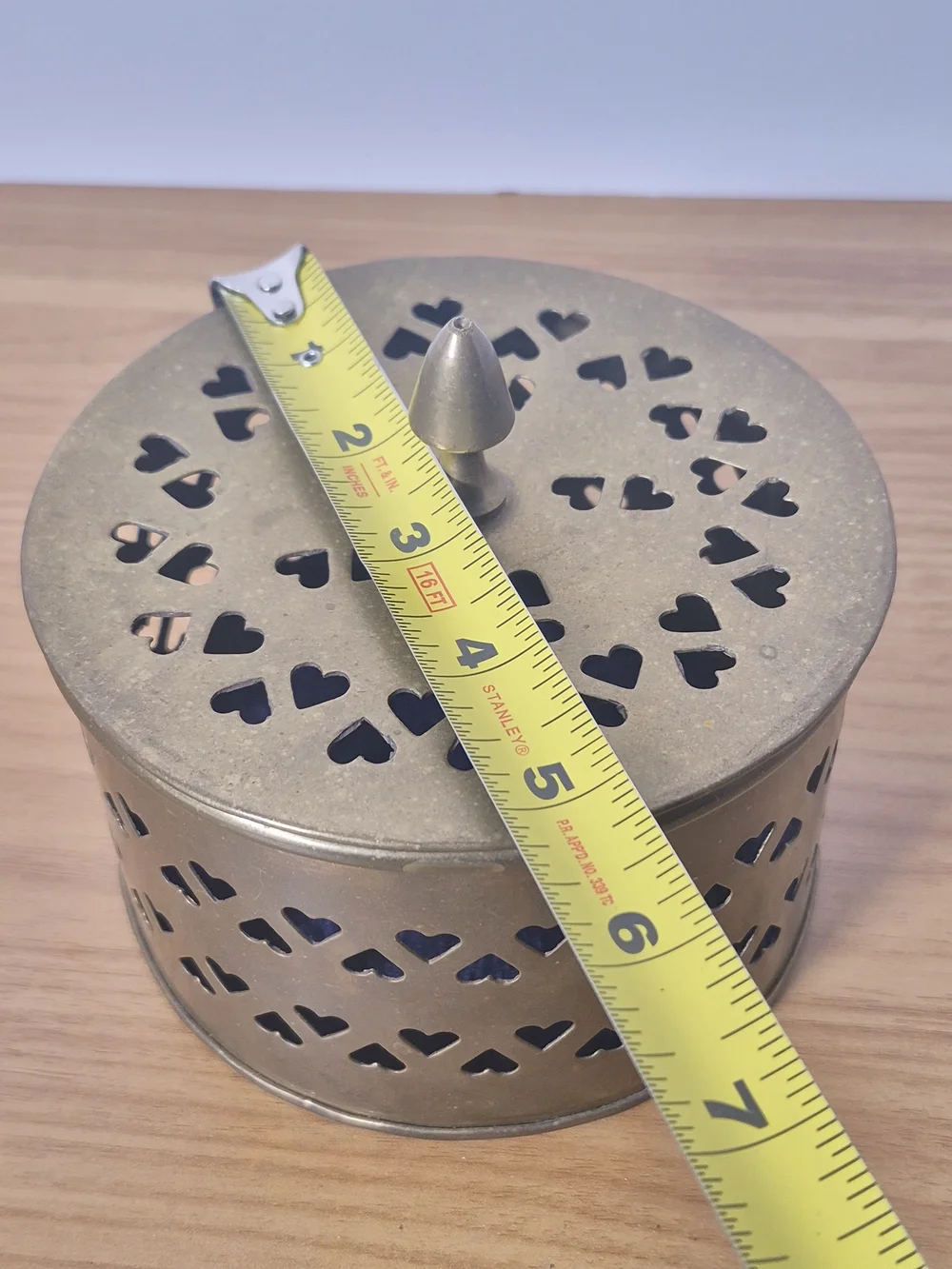 Gatco Brass Heart-Cut Round Jewelry Box with Knob Lid